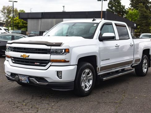 Used 2018 Chevrolet Silverado 1500 LT w/ All Star Edition AWD/4WD image 6
