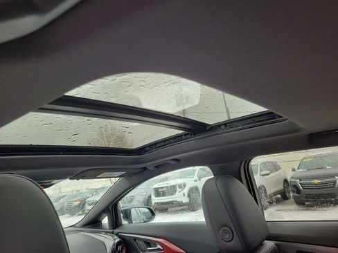 Used 2024 Chevrolet Equinox EV RS image 16