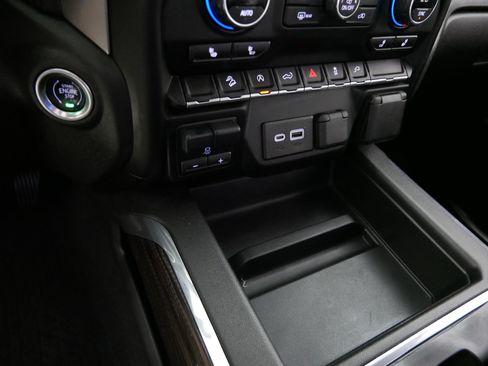 Used 2020 Chevrolet Silverado 1500 RST AWD/4WD image 29