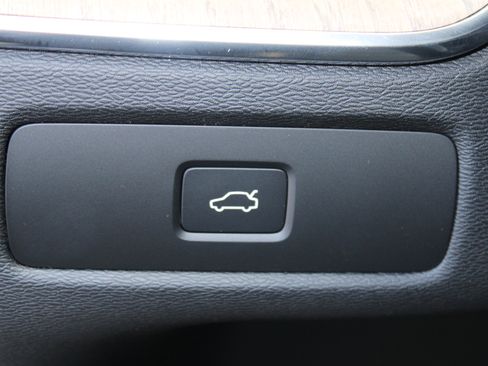 New 2026 Volvo XC60 B5 Plus w/ Protection Package Premier image 17