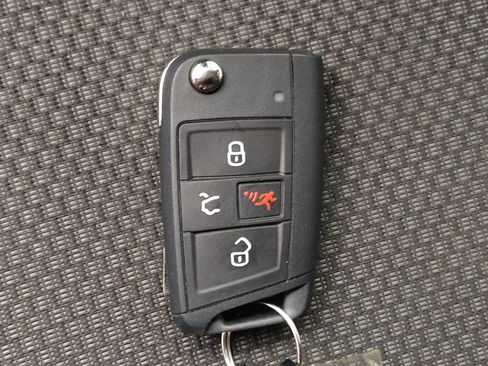 Used 2020 Volkswagen Jetta SE image 32