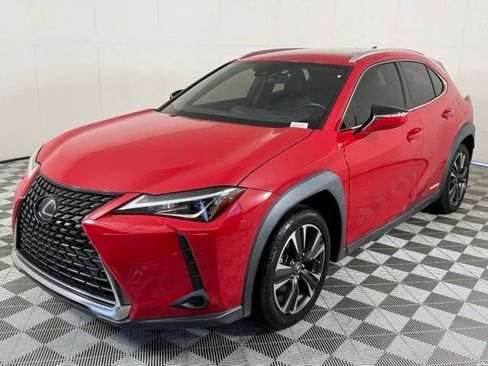 Used 2019 Lexus UX 250h AWD/4WD image 2