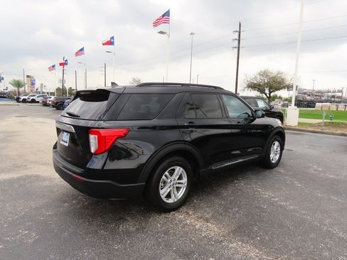 Used 2024 Ford Explorer XLT image 11