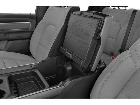 Used 2022 RAM 1500 Big Horn AWD/4WD image 9