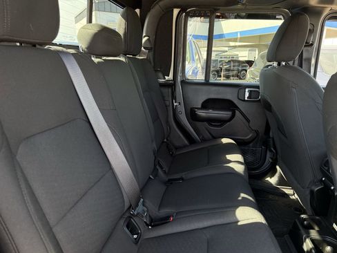 Used 2023 Jeep Gladiator Sport image 25