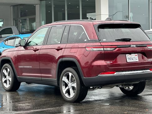 Used 2024 Jeep Grand Cherokee Limited w/ Luxury Tech Group II image 6