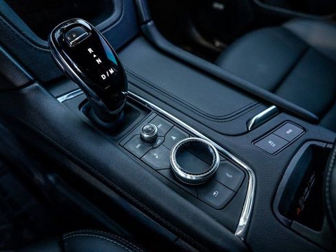 Used 2024 Cadillac XT5 Premium Luxury image 12