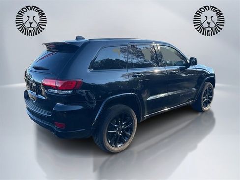Used 2021 Jeep Grand Cherokee Laredo X image 5