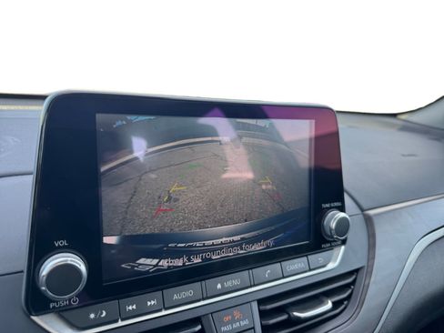 Used 2024 Nissan Altima 2.5 SV image 13