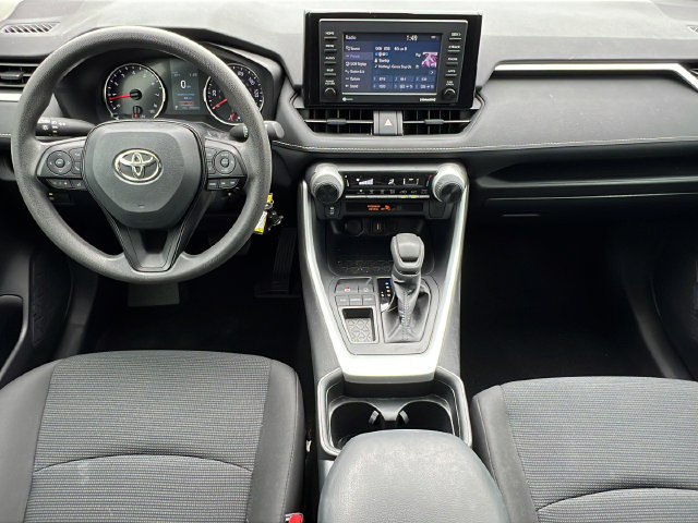 Used 2020 Toyota RAV4 LE FWD image 16