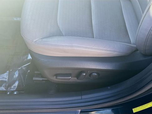 Used 2020 Hyundai Elantra Limited w/ Ultimate Package 03 image 17