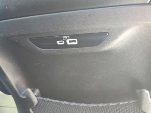 Used 2023 Chrysler Pacifica Touring-L FWD image 30