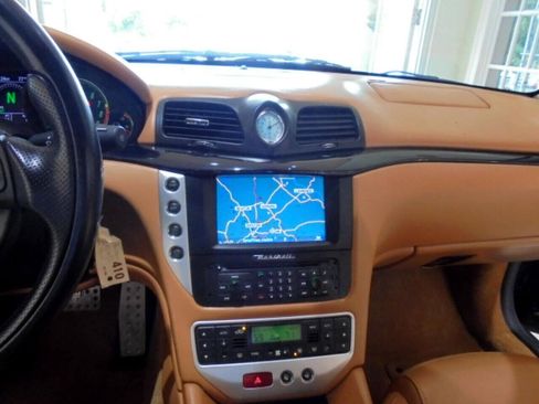 Used 2009 Maserati GranTurismo S RWD image 10