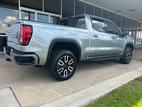 Used 2025 GMC Sierra 1500 AT4 w/ AT4 Premium Package AWD/4WD image 7