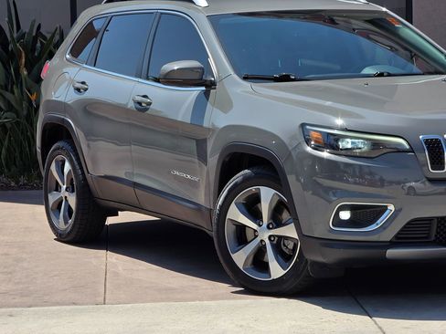 Used 2020 Jeep Cherokee Limited image 4