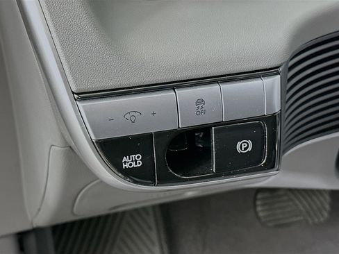 Used 2024 Hyundai Ioniq 5 SE image 17