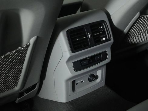 Used 2025 Audi Q5 2.0T Premium Plus w/ Premium Plus Package image 17