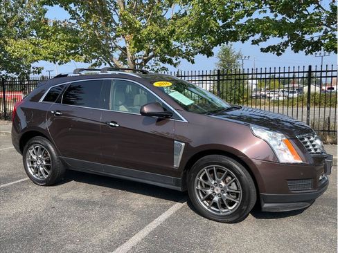 Used 2016 Cadillac SRX Luxury w/ Driver Awareness Package image 3