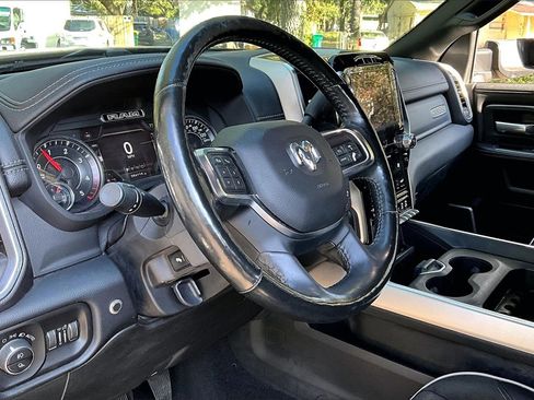 Used 2019 RAM 2500 Laramie w/ Black Appearance Package image 14