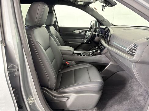 Used 2024 Chevrolet Traverse LT w/ Enhanced Driving Package image 27