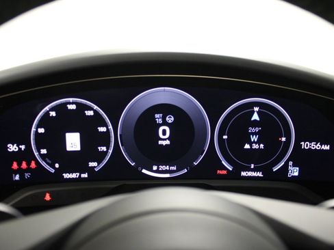 Certified 2025 Porsche Taycan image 29