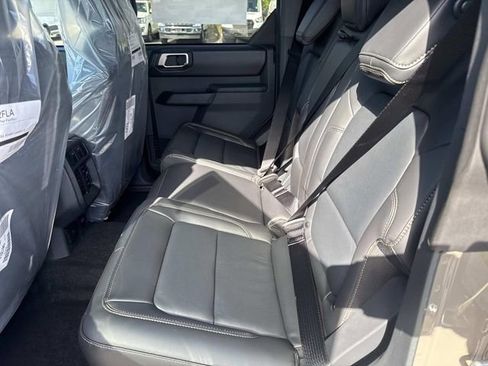 New 2025 Ford Bronco Badlands image 7