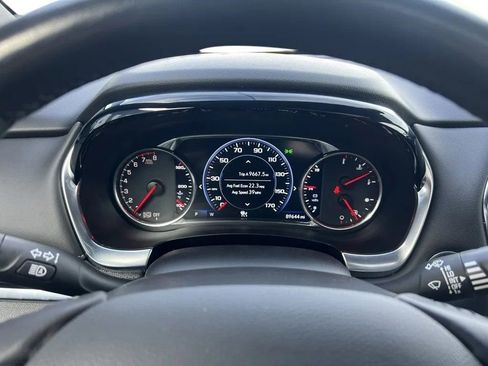 Used 2022 Chevrolet Traverse Premier image 17