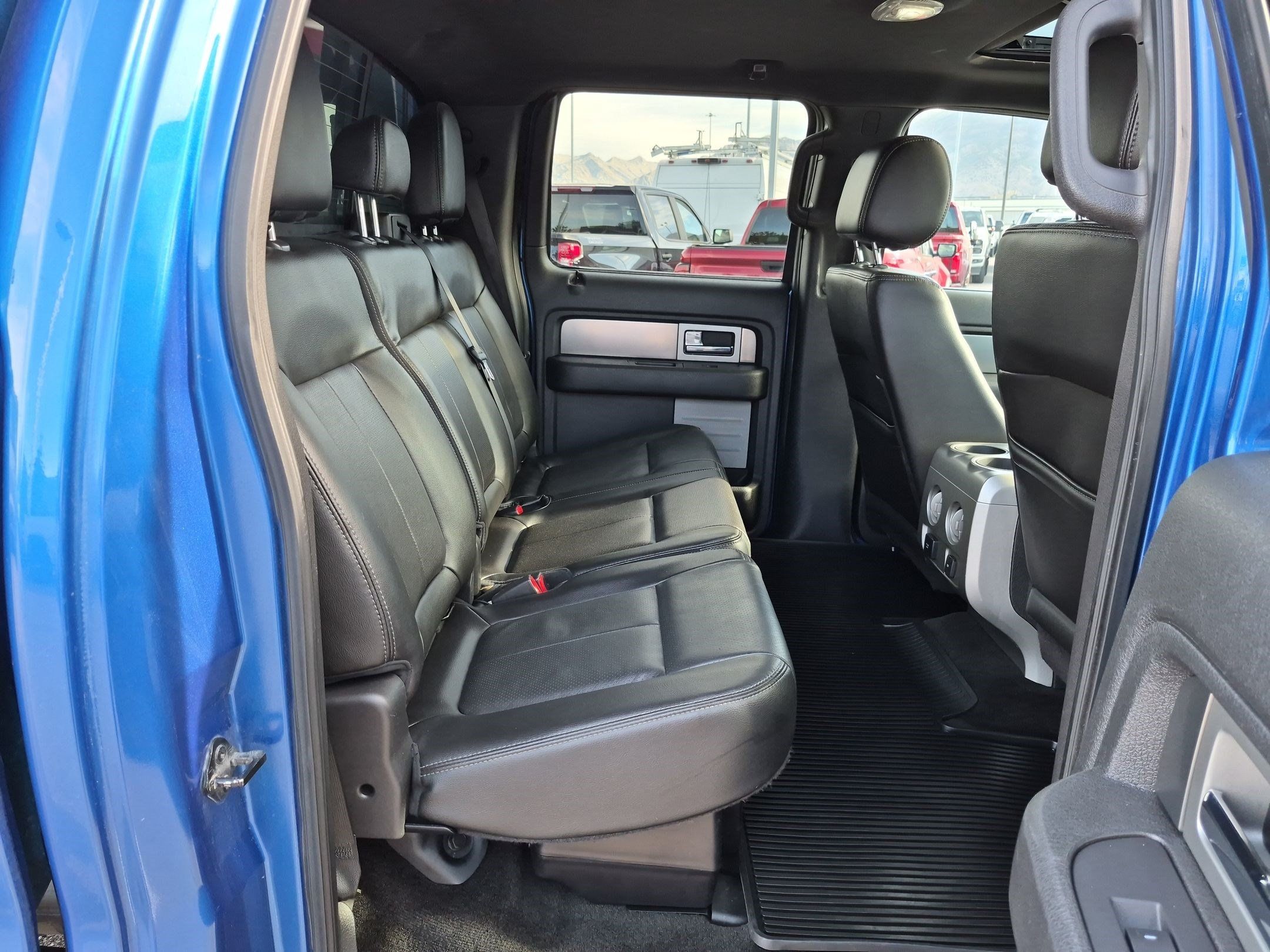 Used 2014 Ford F150 FX4 w/ Equipment Group 402A Luxury AWD/4WD image 30