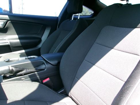 Used 2016 Ford Mustang Coupe image 17