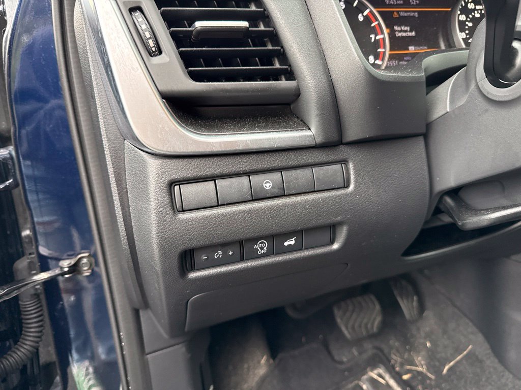 Used 2026 Nissan Rogue SV AWD/4WD image 10