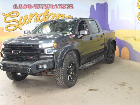 Used 2021 Chevrolet Silverado 1500 LT Trail Boss w/ Convenience Package II AWD/4WD image 2