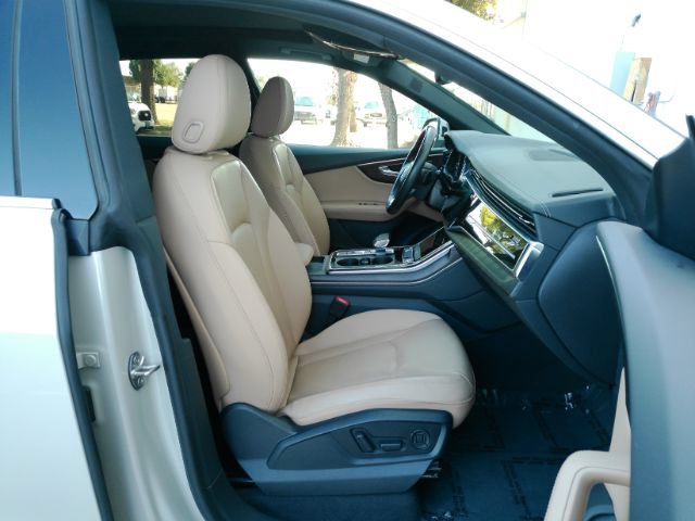 Used 2023 Audi Q8 Premium Plus w/ Premium Plus Package AWD/4WD image 19