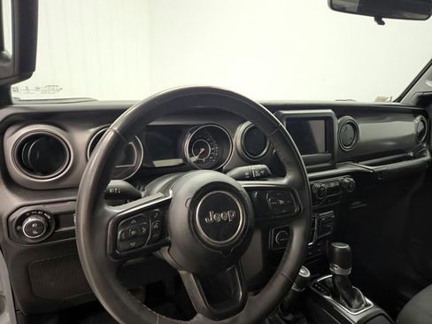 Used 2023 Jeep Gladiator Sport AWD/4WD image 17