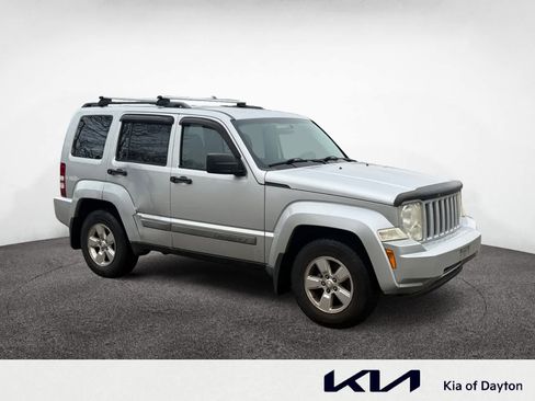 Used 2011 Jeep Liberty Sport image 7