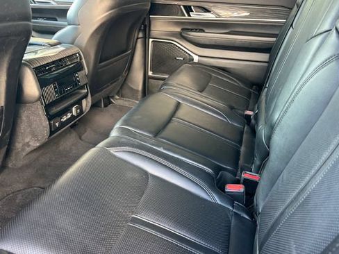 Used 2022 Jeep Wagoneer Series III RWD image 14