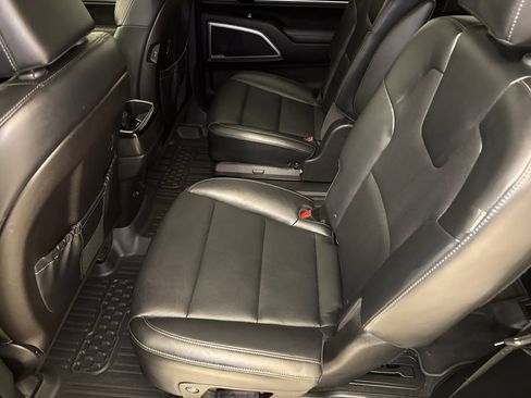 Used 2023 Kia Telluride S w/ S Sunroof Package FWD image 13