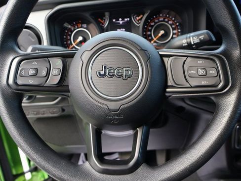 Used 2025 Jeep Gladiator Sport image 33