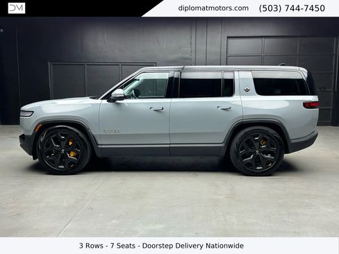 Used 2023 Rivian R1S Adventure image 4