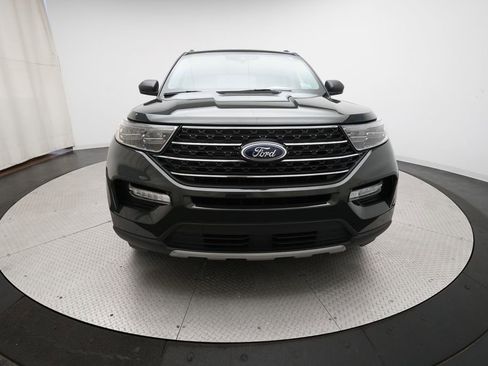 Used 2023 Ford Explorer XLT w/ Equipment Group 202A AWD/4WD image 11