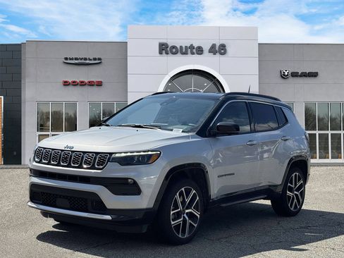 Used 2025 Jeep Compass Limited w/ Elite Group AWD/4WD image 2