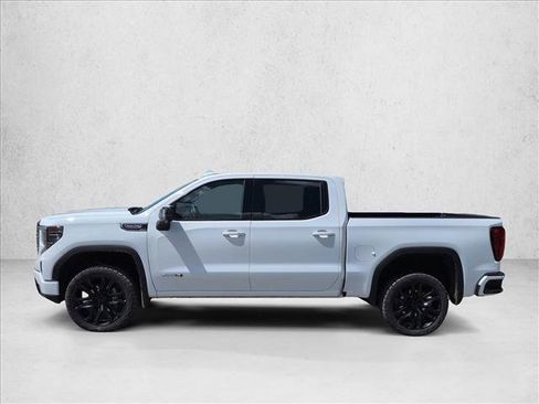 Used 2025 GMC Sierra 1500 AT4 w/ Technology Package AWD/4WD image 5