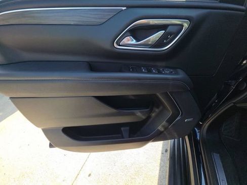 Used 2022 GMC Yukon XL SLT w/ SLT Premium Package AWD/4WD image 24