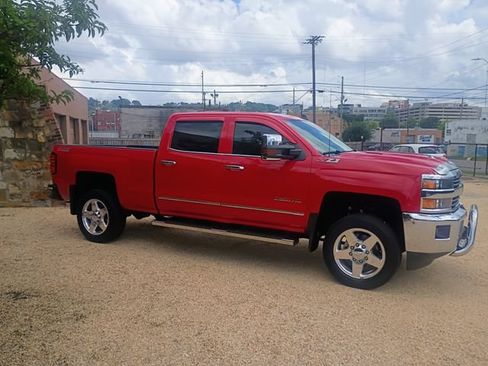 Used 2015 Chevrolet Silverado 2500 LTZ w/ LTZ Plus Package AWD/4WD image 22