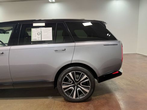 Used 2025 Land Rover Range Rover Long Wheelbase Autobiography AWD/4WD image 35