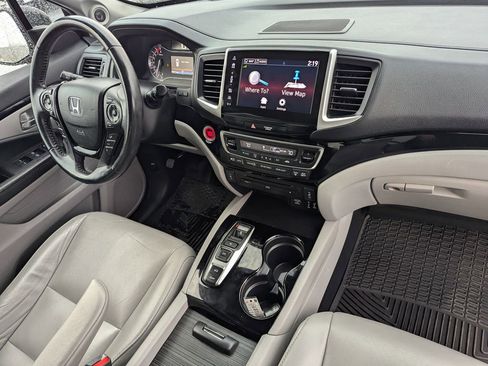 Used 2017 Honda Pilot Touring image 36