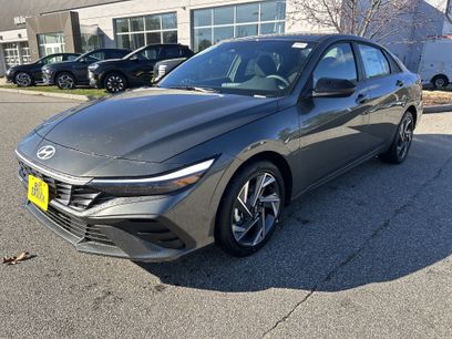 New 2025 Hyundai Elantra SEL w/ Cargo Package