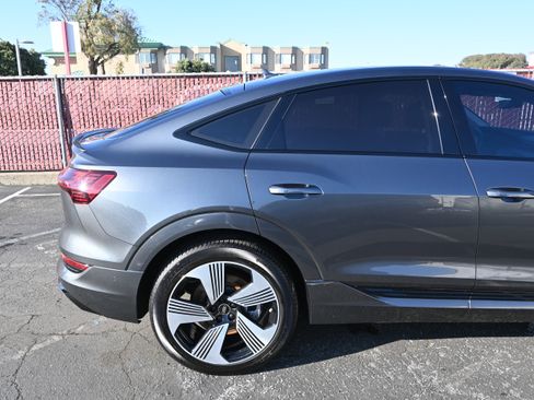 Used 2021 Audi e-tron Prestige w/ Prestige Package image 13