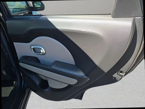 Used 2015 Kia Soul image 18