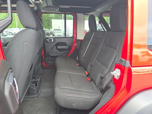 Used 2022 Jeep Wrangler Unlimited Sport AWD/4WD image 30