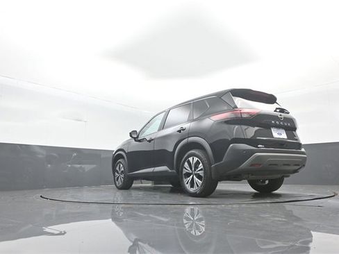 Used 2023 Nissan Rogue SV image 27